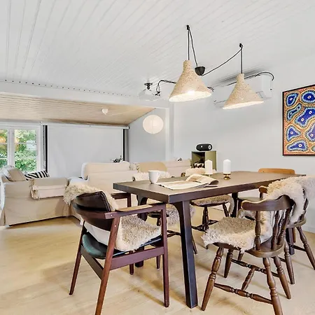 3 Bedroom Beautiful In Ebeltoft